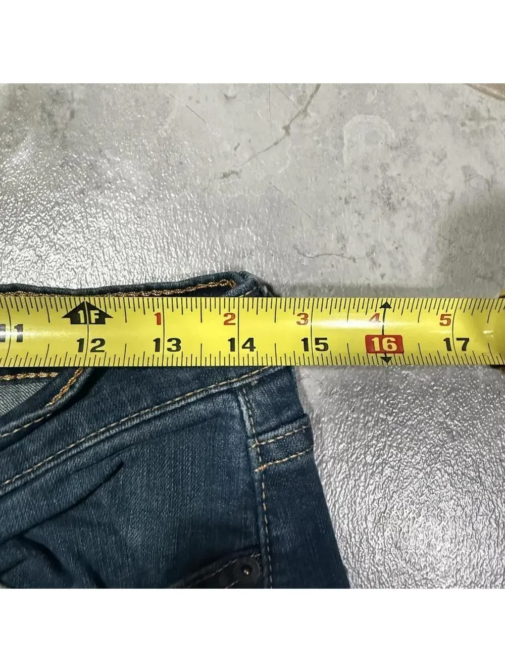 Levi’s 514 Straight Fit Blue Wash Jeans 30x32